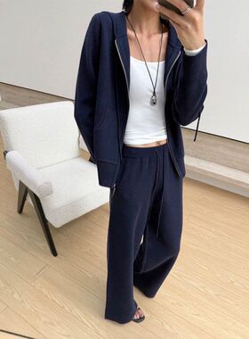 许妍风穿搭秋冬新款针织羊毛混纺老钱套装连帽开衫休闲裤两件套