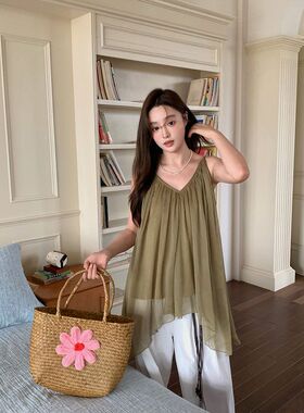 2025夏季新款轻透飘逸不规则荷叶边抽褶仙气假日宽松V领吊带