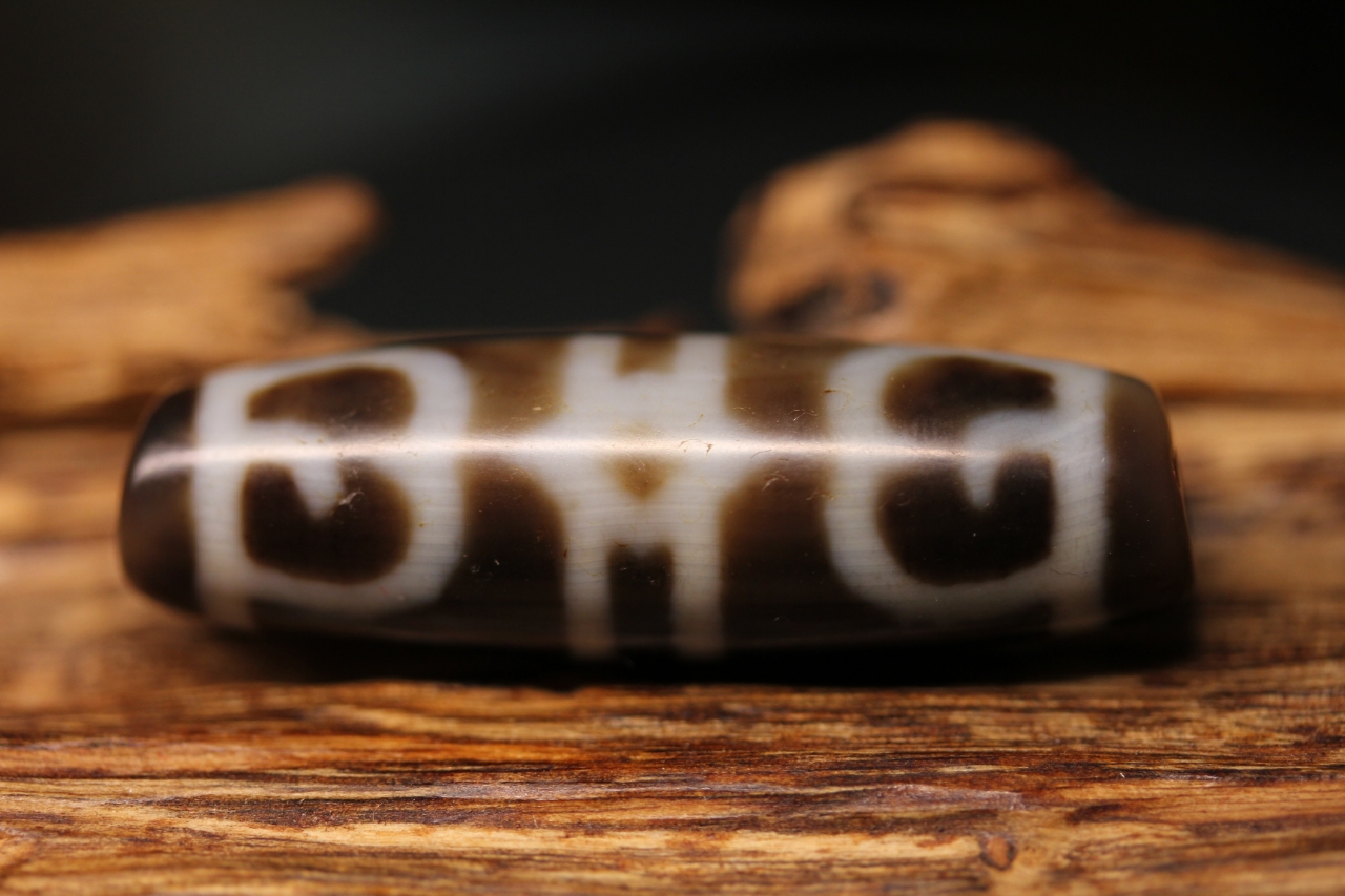 台手工款高油老料莲师法帽天珠