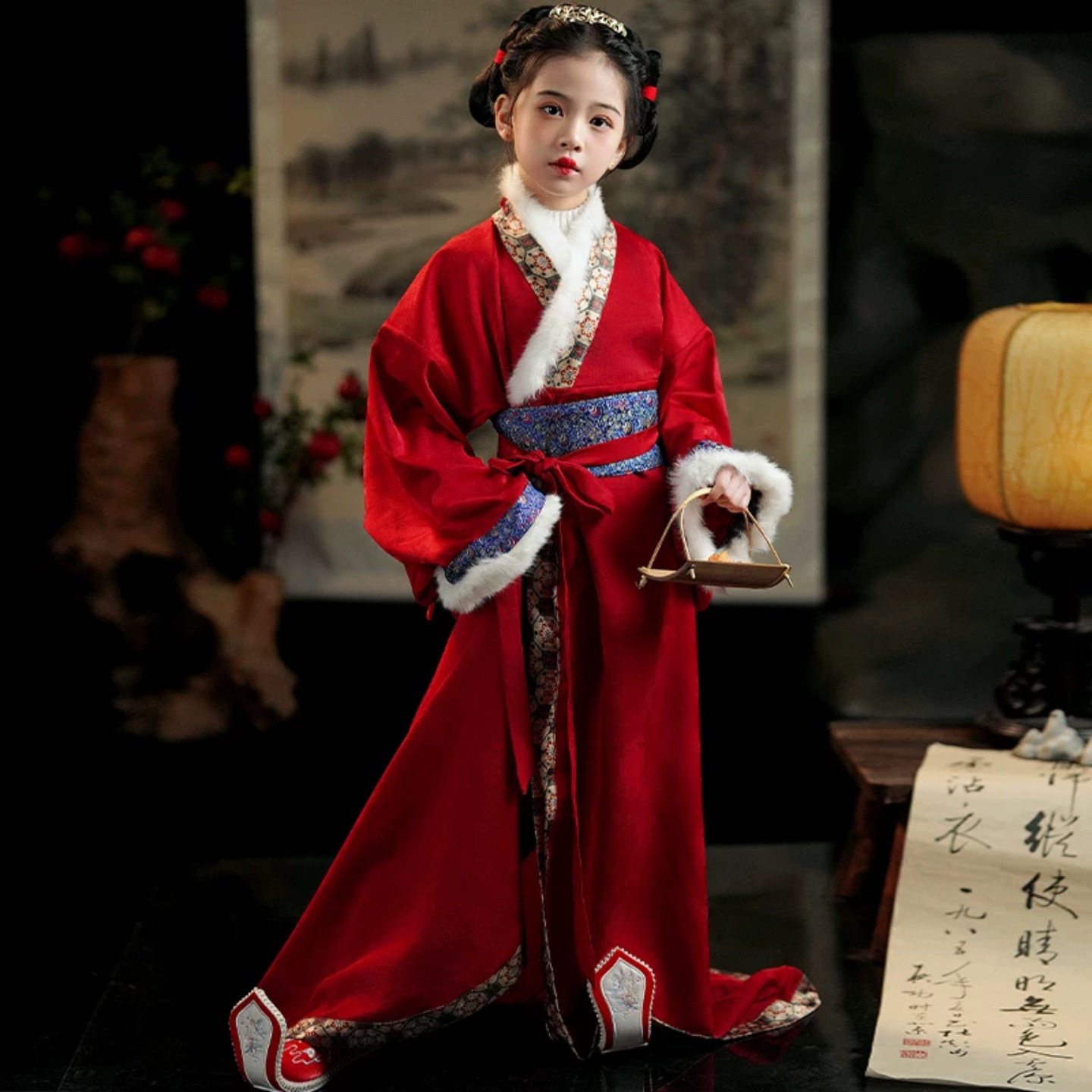 女童加绒红色战国袍汉服礼服