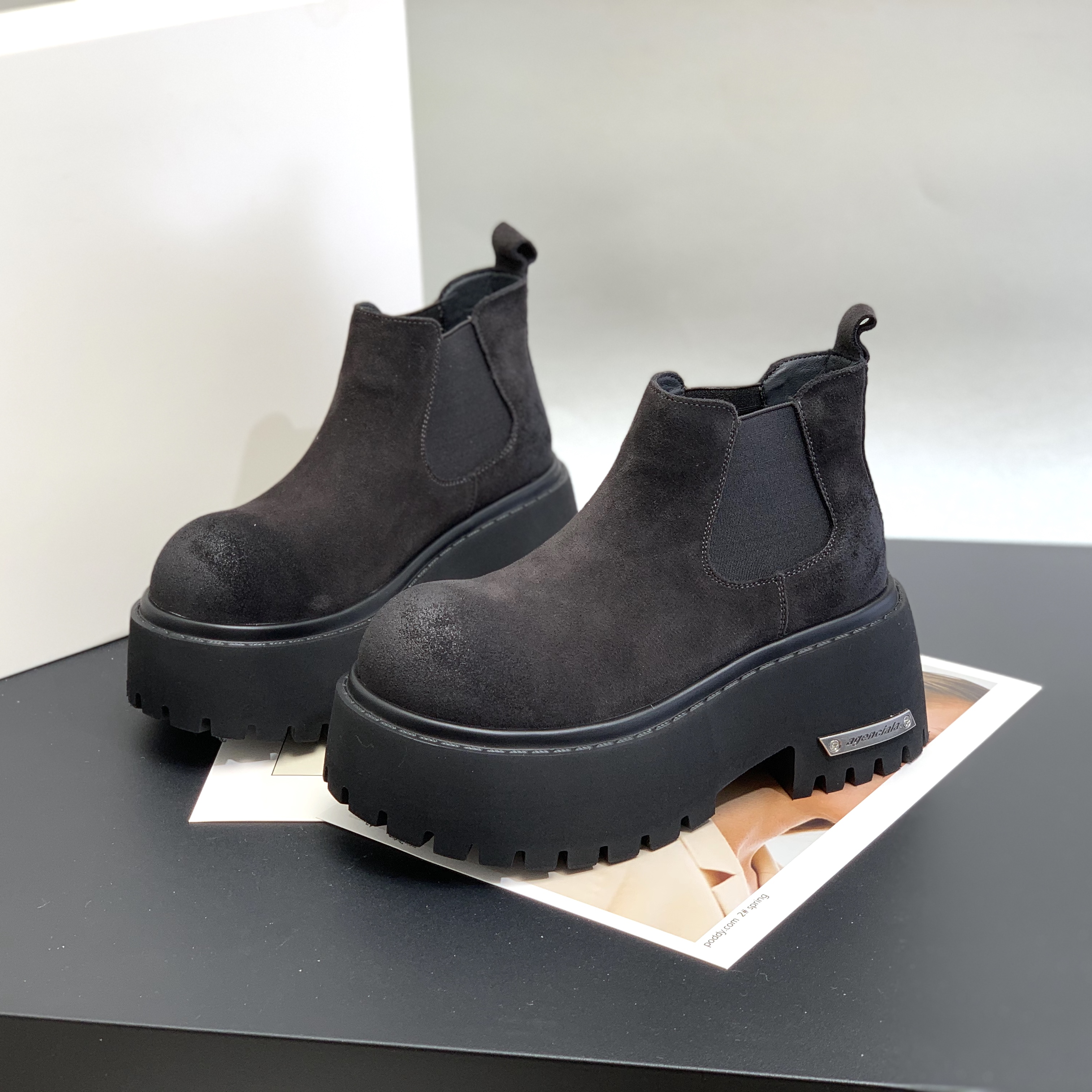 现货~磨砂皮厚底松糕马丁靴女冬季复古增高烟筒靴加绒切尔西短靴