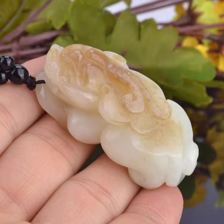 新疆和田玉貔貅吊坠男女款糖白玉如意皮休挂坠玉石项链坠招财玉佩