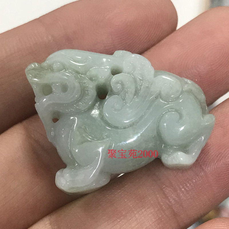 天然翡翠a货飞天貔貅吊坠项链男女士招财皮休玉佩转运玉麒麟挂件