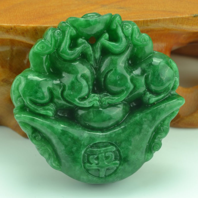 干青铁龙生貔貅车挂玉器天然翡翠