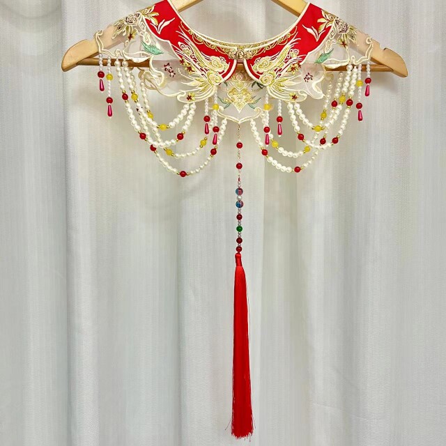 红色喜庆祥云刺绣新娘云肩彩色珍珠流苏回门宴云肩汉服演出服云肩