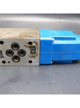 Vickers DG4V-3-2A-U-T-10-JA-S310 Hydraulikventil