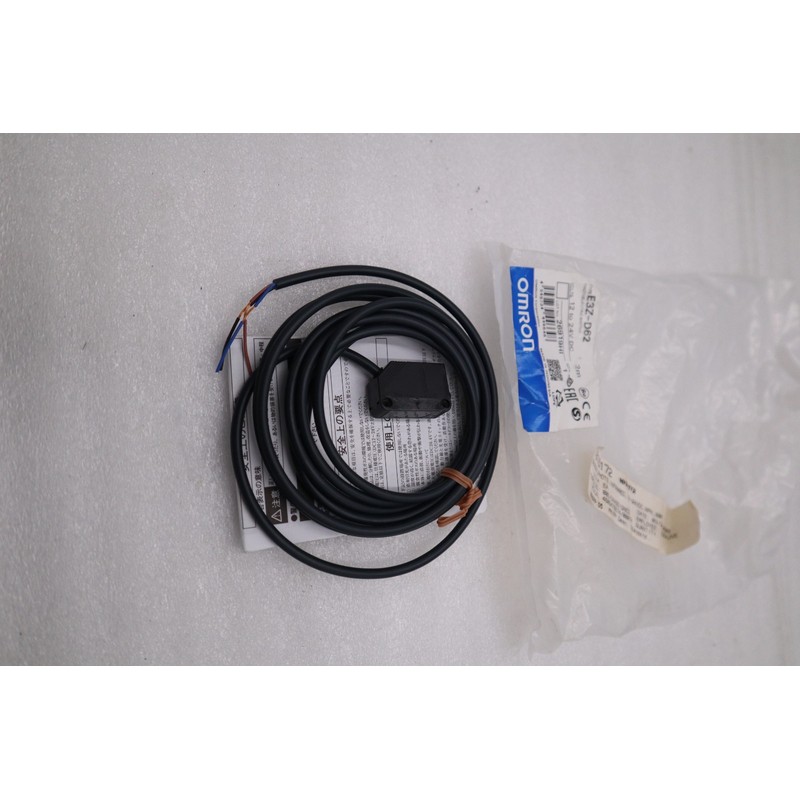 全新 开箱  E3Z-D62 E3ZD62 光电开关库存 H1252A