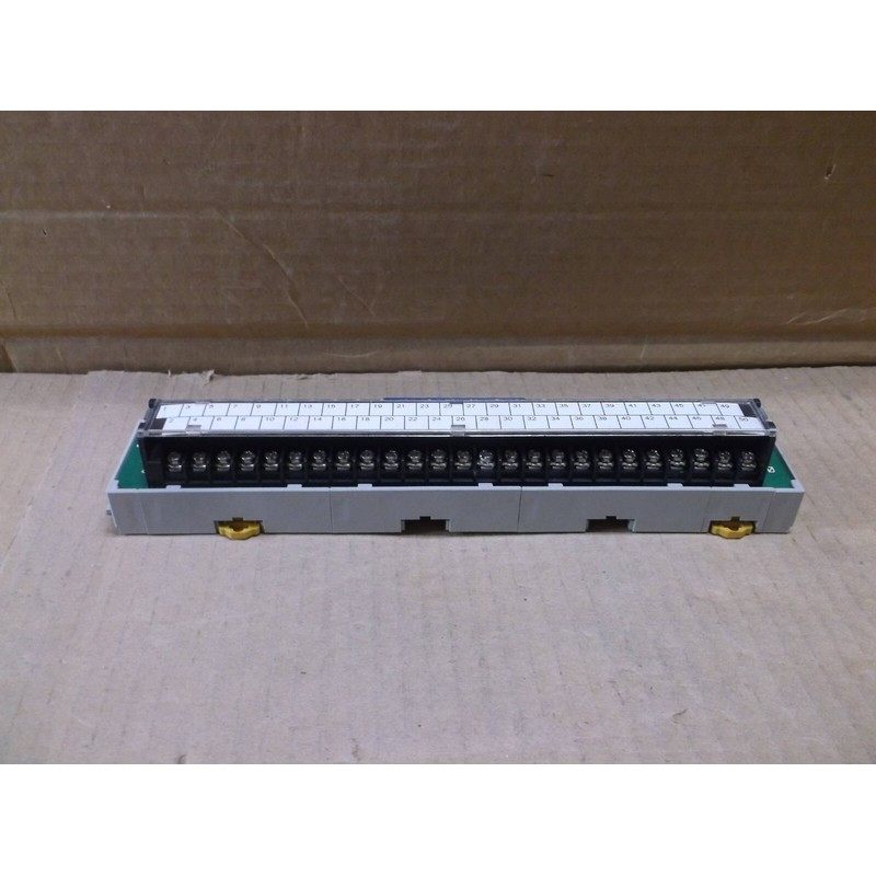 JUSP-TA50P Yaskawa DEMO 50 Points De Connexion De Servomoteu