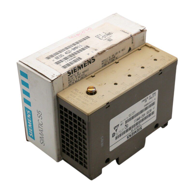 Siemens SIMATIC S5 6ES5 452-8MR11 E: 02 Digital Output Modul