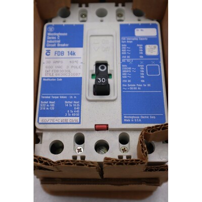 Cutler Hammer FDB3030L 模压外壳断路器 C 系列库存 1409CC