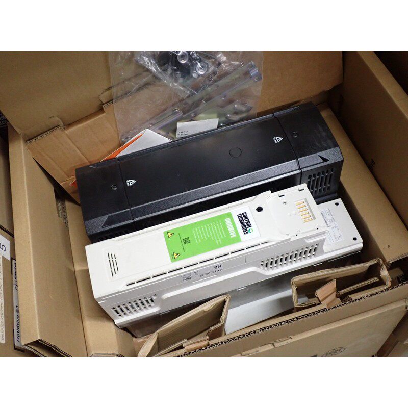 UNIDRIVE M ODE-3-440300-3F4A 控制技术 30HP 驱动器 全新