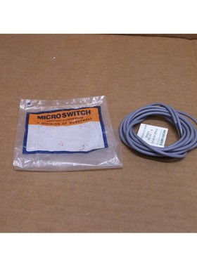 FYGE1K10-05 Honeywell MicroSwitch NEW In Box Special Proximi