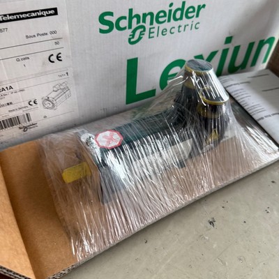 1x Schneider Lexium BSH0552P12A1A Servomotor Telemecanique