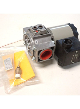 GKS05-3MVAK-071C42 LENZE MOTOR GEARBOX 全新