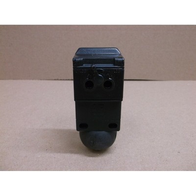 42KRF-9000-QD A Allen Bradley NEW Photoswitch Photoelectric