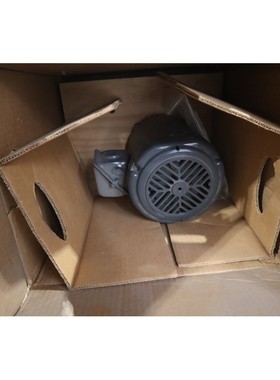 汽车 U12S2ACR 类型 UTF 发动机 1/2HP 56C 3PH 1745RPM 全新