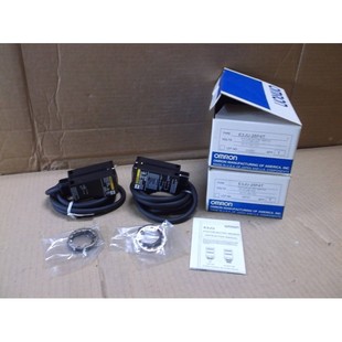 E3JU-25P4T Omron Nuovo IN Scatola Fotoelettrici Sensore Inte