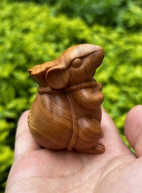 天然崖柏木雕刻代代数钱可爱生肖鼠文玩手把件吉祥招财桌面小摆件