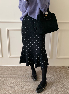 2025新款秋冬季韩系chic轻熟中长款黑色小碎花包臀鱼尾半身裙子女