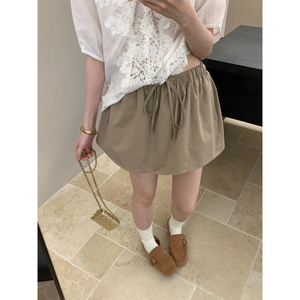 宽松短款卡其色花苞半身裙女