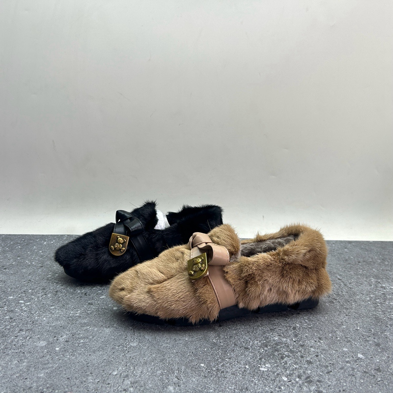 断码超纤女鞋平底毛毛鞋