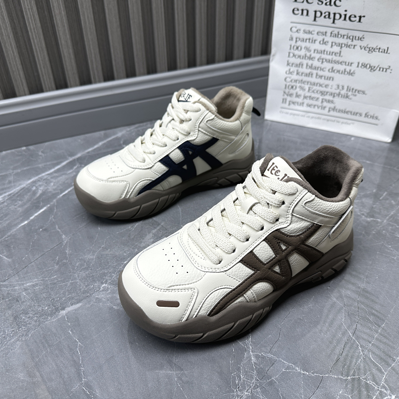 工厂断码真皮运动鞋女2025秋季新款潮感设计厚底增高女板鞋