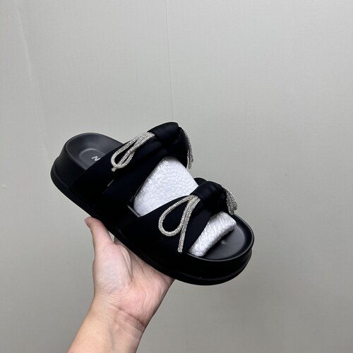 2026夏季新款断码水钻女鞋一字拖处理厚底休闲工厂女拖鞋35