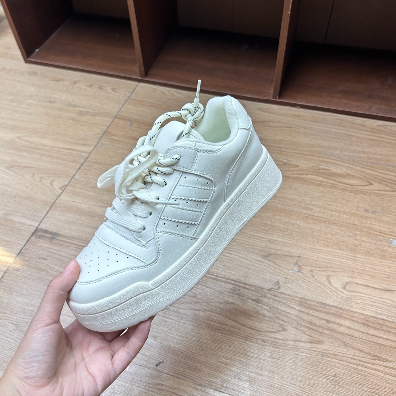 工厂断码真皮运动鞋女2025秋季新款系带透气厚底增高女板鞋