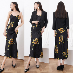 步步生莲 缎面提花印花人丝吊带连衣裙斜裁气质显瘦垂感长裙子