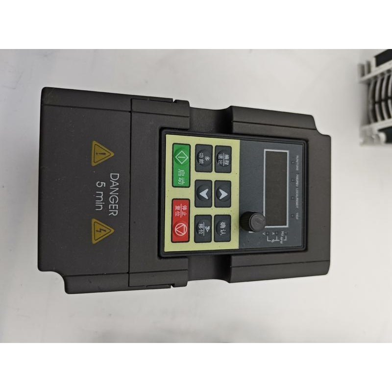 变频器 TL-M100R2G1,拆机件,九成新议价