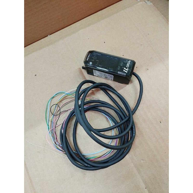 IL-1000基恩士原装正品,功能包好,线长2米左右,成色新议价