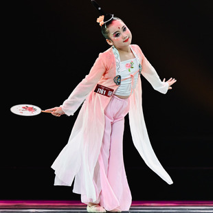 《湘云飞》粉色长裙款扇子舞儿童舞蹈演出服定制