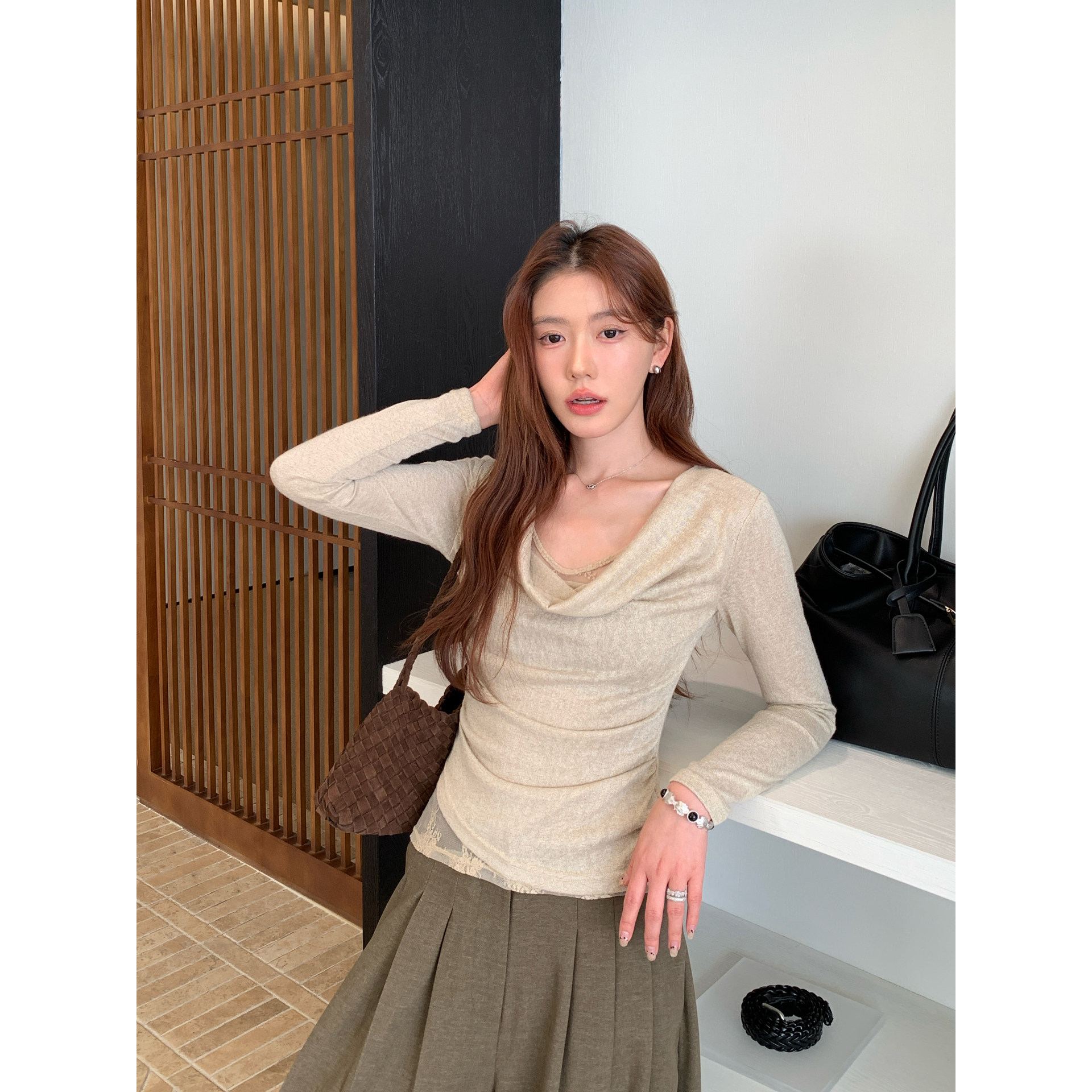 Halo Luu 杏白色假两件荡领针织衫女春季新款长袖蕾丝拼接打底衫