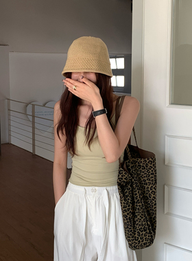 Halo Luu豆绿色吊带背心女外穿带胸垫舒适细肩带修身显瘦内搭上衣