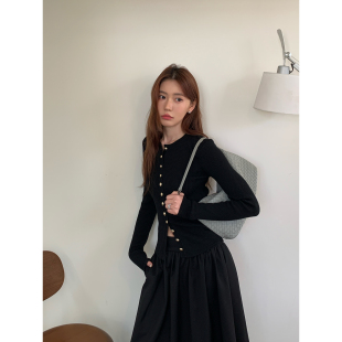 女春季 黑色针织开衫 新款 圆领修身 金扣上衣 Halo 内搭miu系长袖 Luu