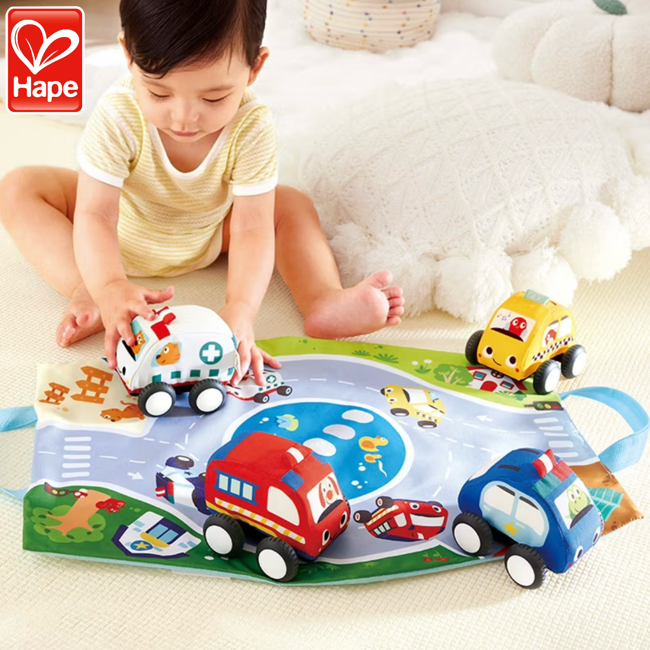 Hape布艺回力车套装儿童宝宝小汽车益智玩具男女孩礼物滑行车地垫