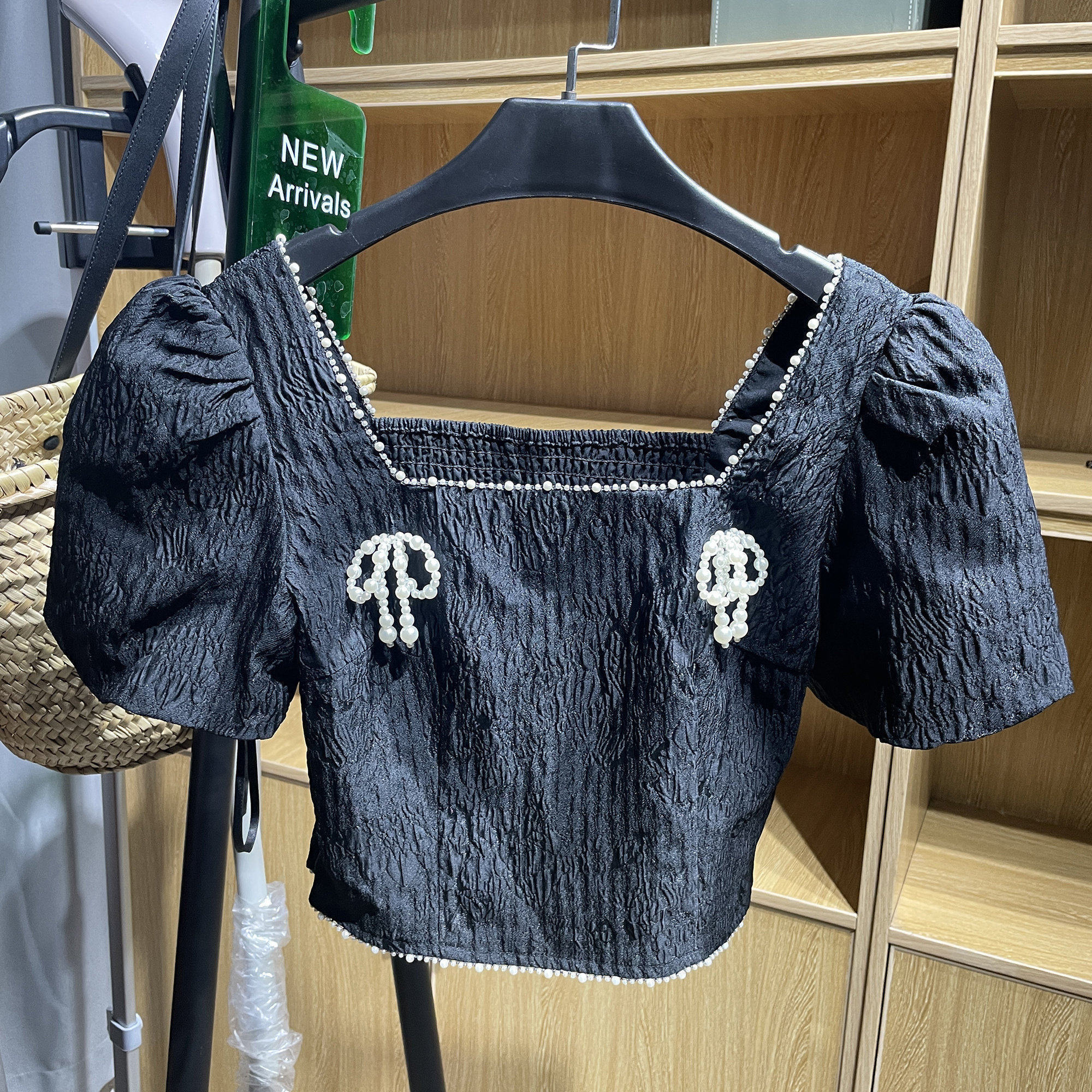 [五]兰米特卖新款女秋装法式方领衬衫女小众气质上衣泡泡袖珍珠