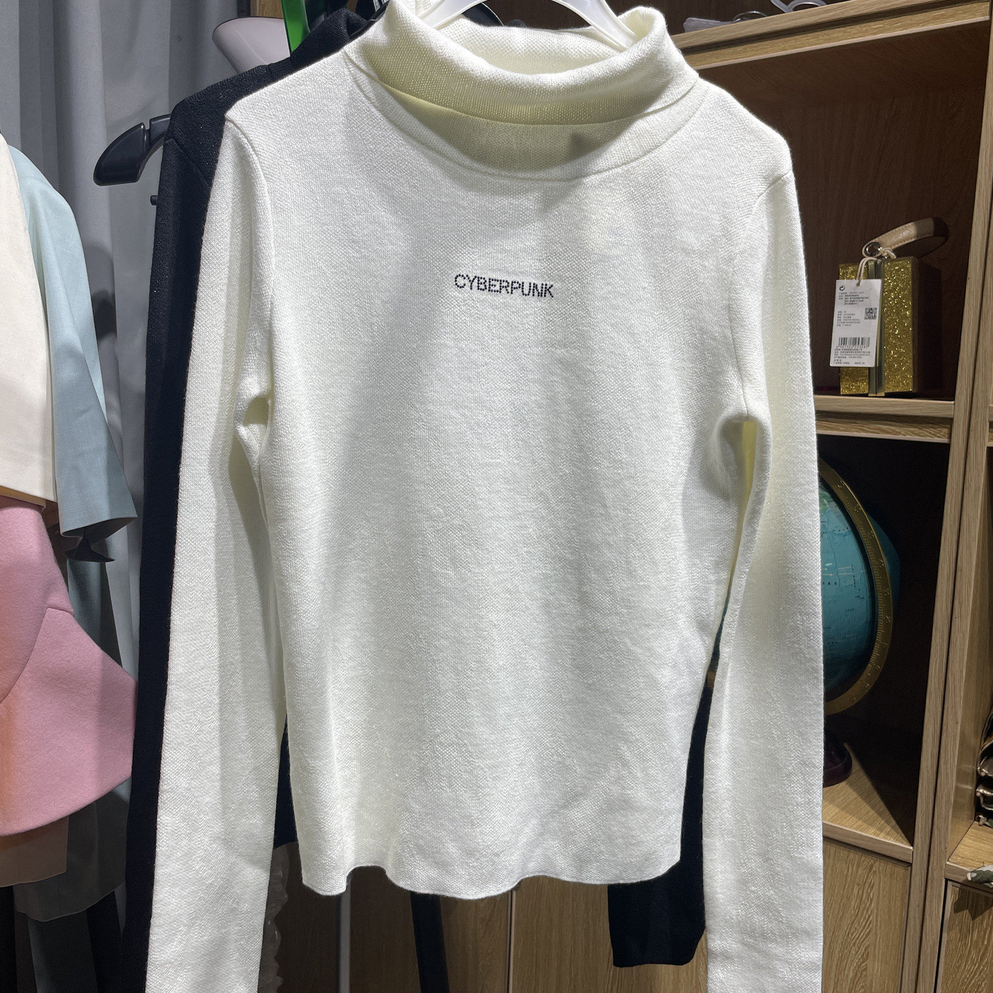 [五]兰米毛衣女春秋新款女装星际熊修身烫钻打底上衣潮高领打底衫