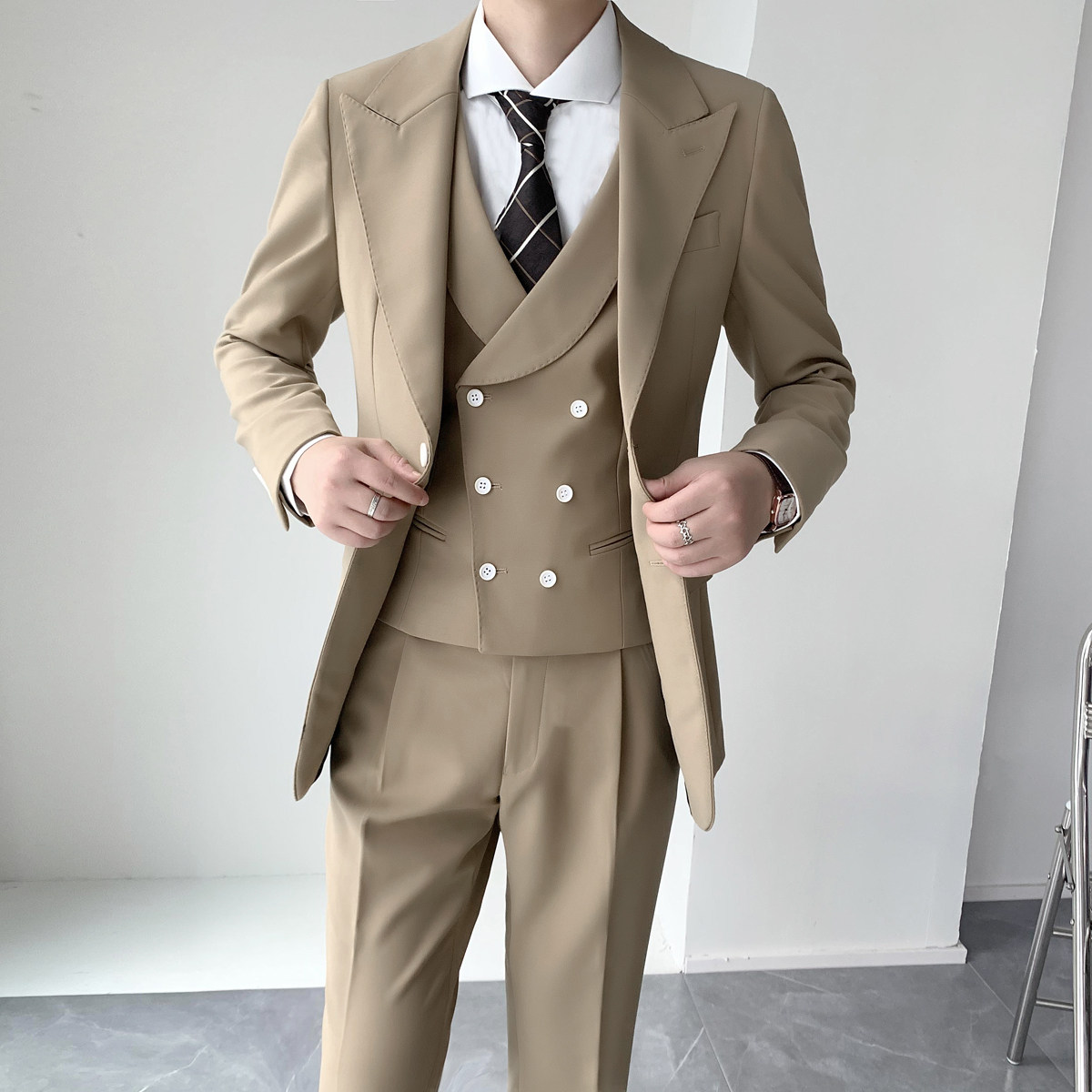 绅士挺括顺滑修身男士双扣西服 经典卡其西装套装 XZ819/P310图片