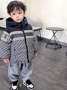 加肥2023新款儿童羽绒服短款男童轻羽绒洋气休闲冬款印花外套韩版
