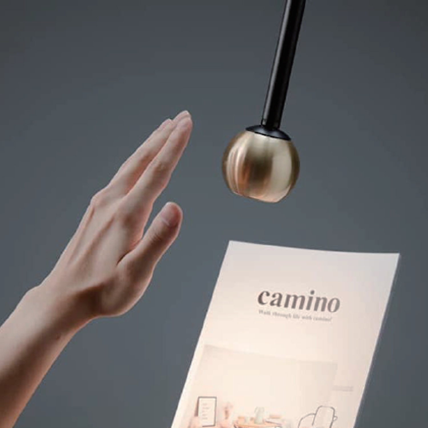 Camino金属触控调光落地灯