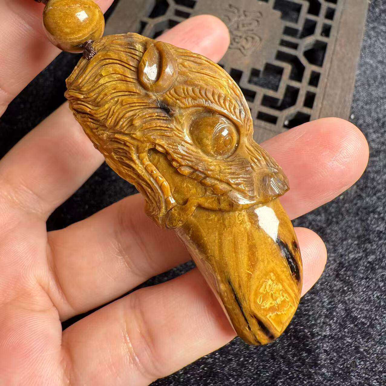 天然缅甸琥珀老矿料暴力黄根吊坠手把件大师工有证书