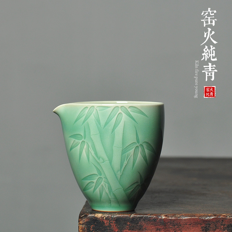 青瓷手工公道杯节节高升分茶器