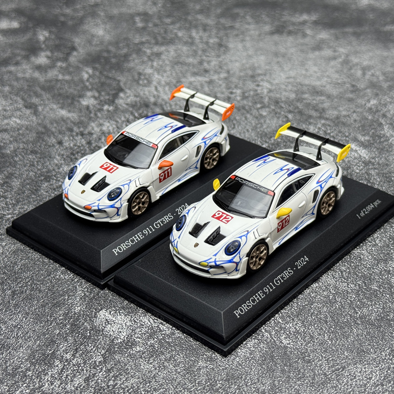 迷你切 1:64 保时捷 911 (992) GT3 RS 2024 拉花版合金汽车模型