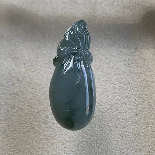 缅甸天然翡翠深蓝色钱袋子挂件
