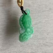 缅甸玉缅甸天然A货翡翠吊坠正阳绿辣绿白菜吊坠百财挂件一物一证