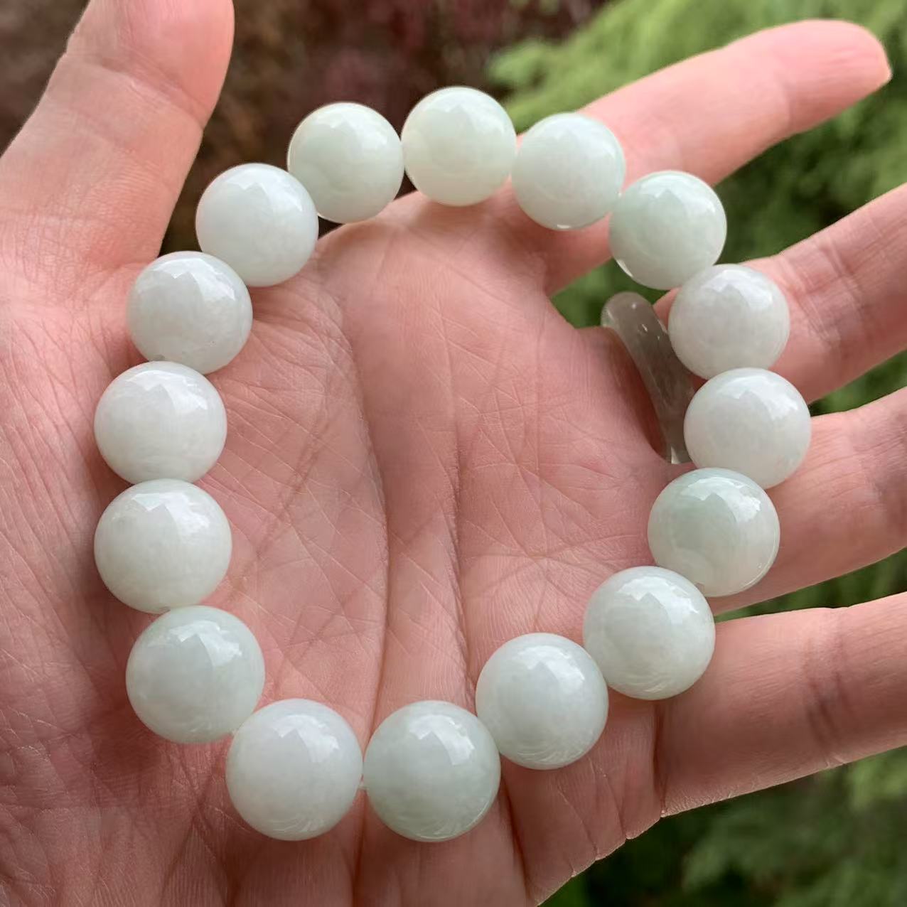 缅甸翡翠手串白底浅绿色手串14mm