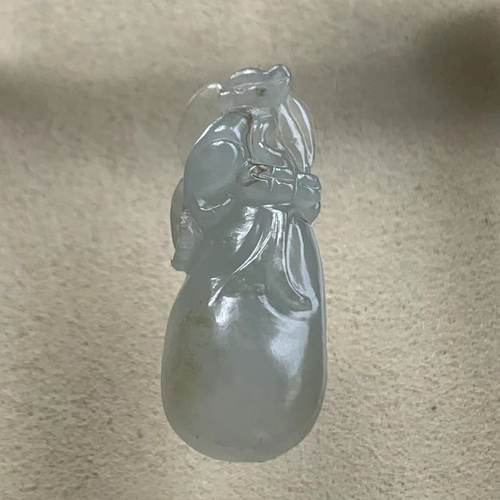 缅甸天然翡翠淡黄色钱袋子挂件