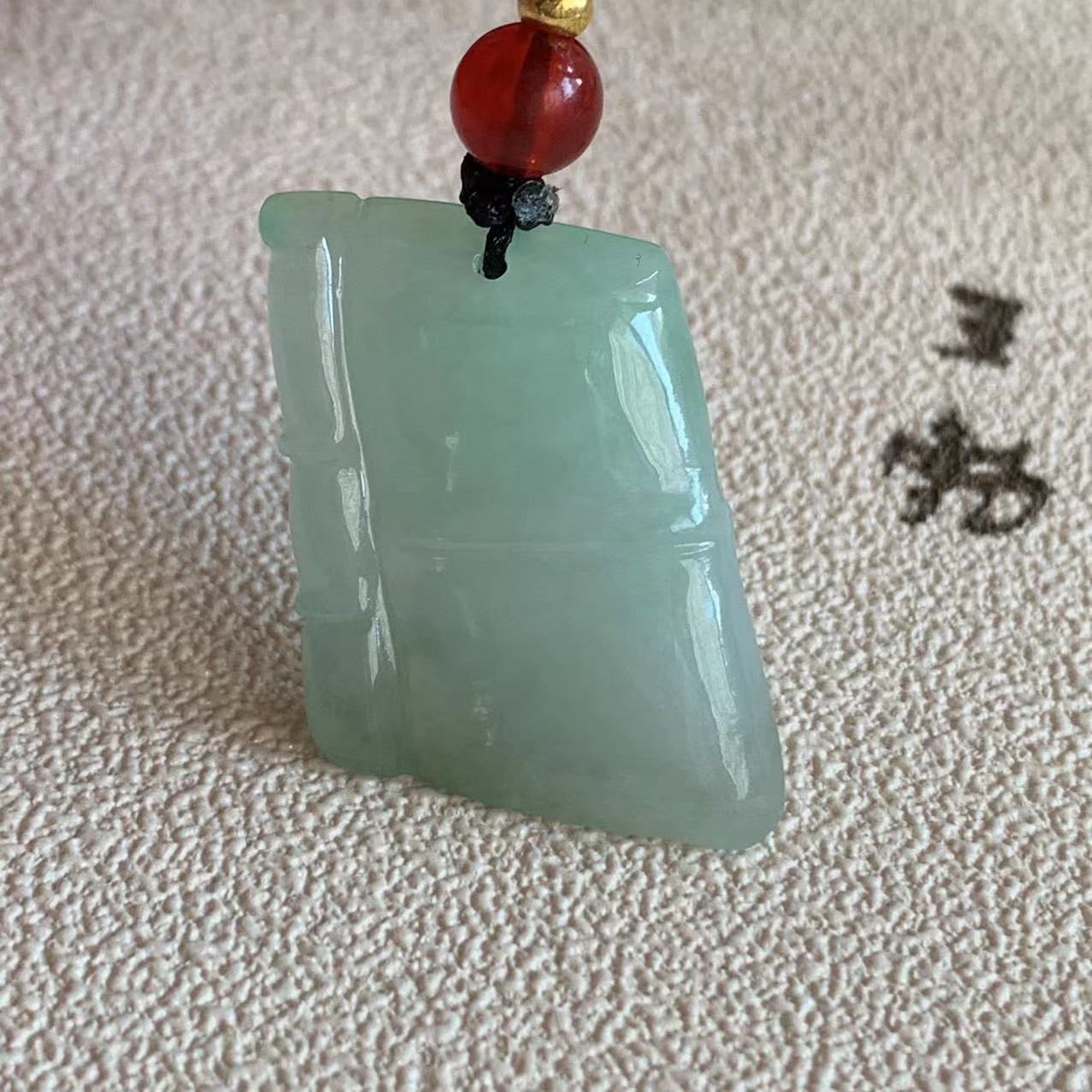 缅甸翡翠吊坠绿色果绿色竹节挂件