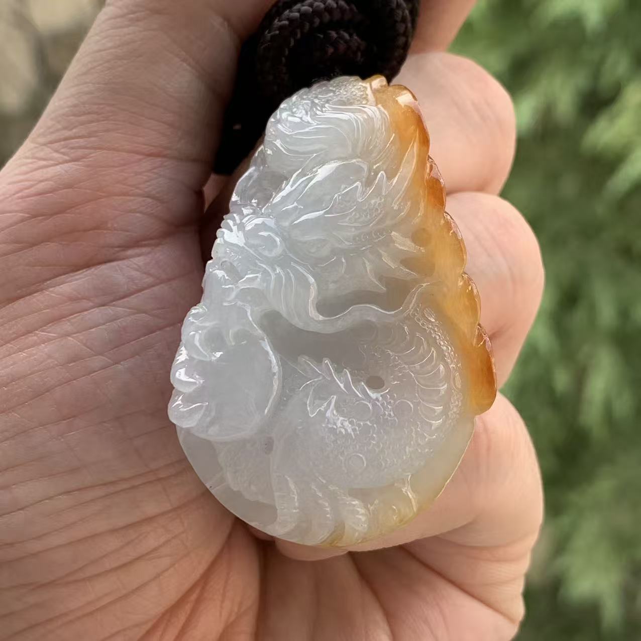 缅甸A货翡翠吊坠橙黄色黄翡龙牌起胶白色老坑料龙牌挂件一物一证